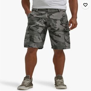 Wrangler Authentics Grey Camo Cargo 9” Shorts, size 44